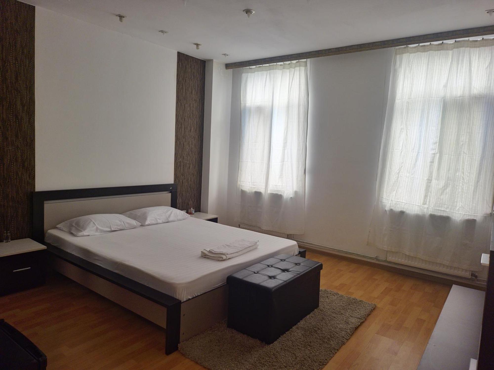 Aparthotel Yanis Bucarest Extérieur photo